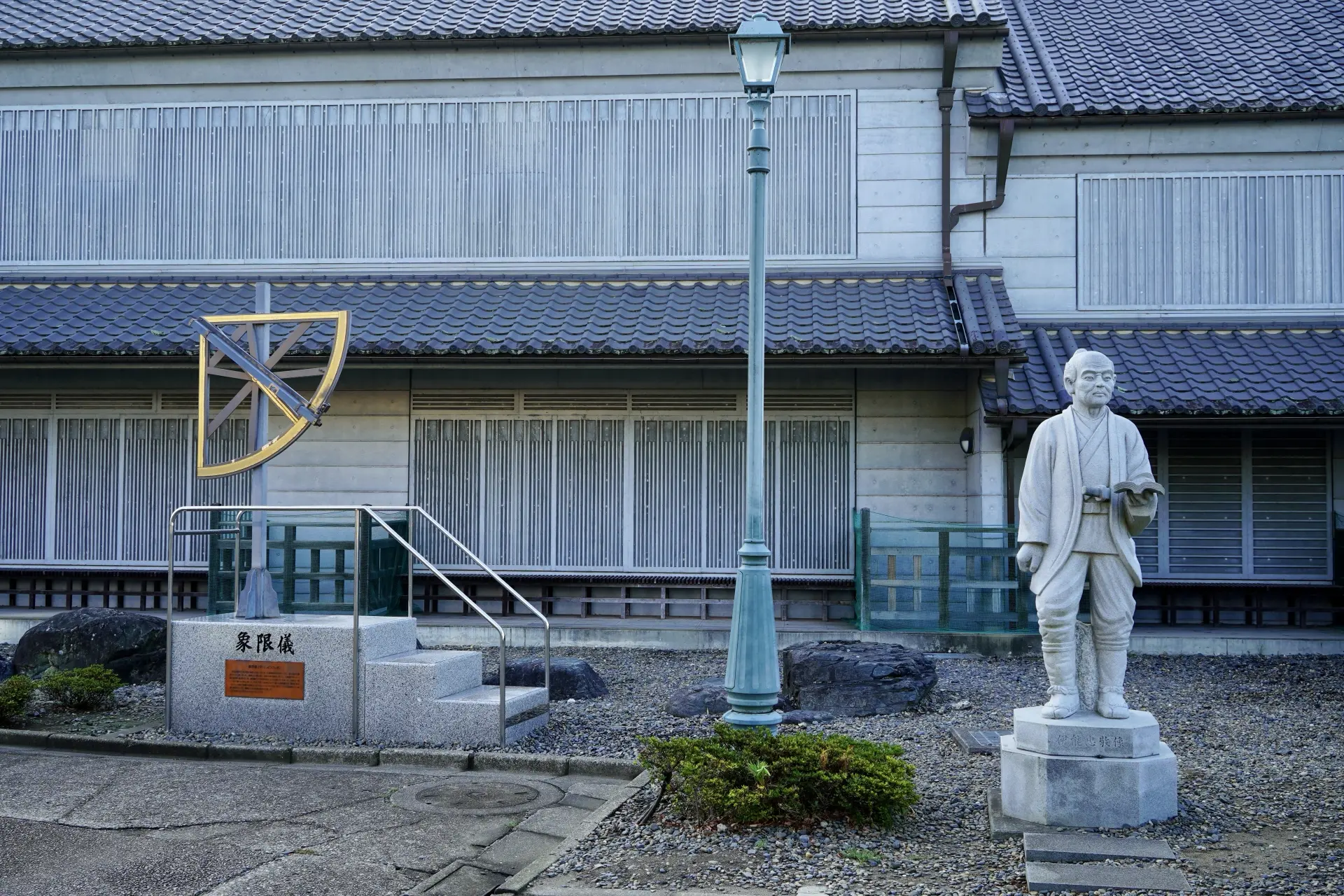 佐原に立つ伊能忠敬の像