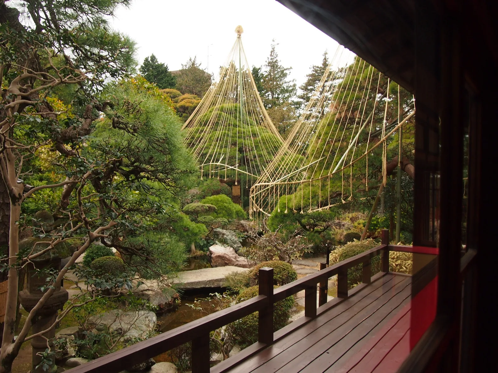 山本亭の庭園